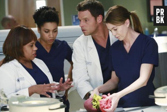 Grey's Anatomy saison 11, épisode 10 : Bailey, Maggie, Alex et Meredith sur une photo