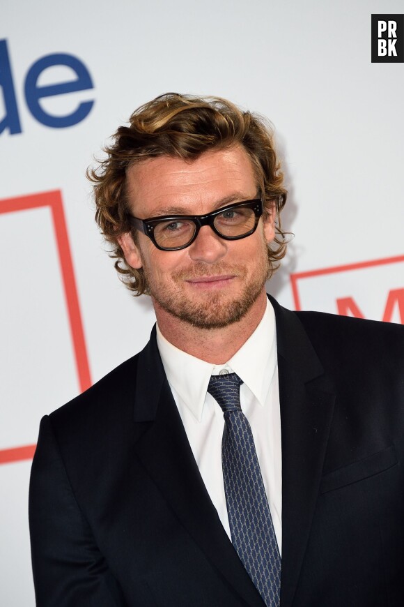Simon Baker en lunettes pour l'événement Mentalist, le 6 février 2015 au siège de TF1
