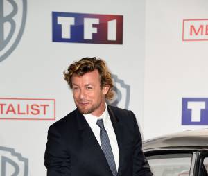 Simon Baker et la voiture du Mentalist, le 6 f&eacute;vrier 2015 au si&egrave;ge de TF1