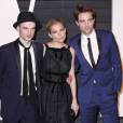 Tom Sturridge, Sienna Miller et Robert Pattinson à l'after party des Oscars 2015 organisée par Vanity Fair le 22 février