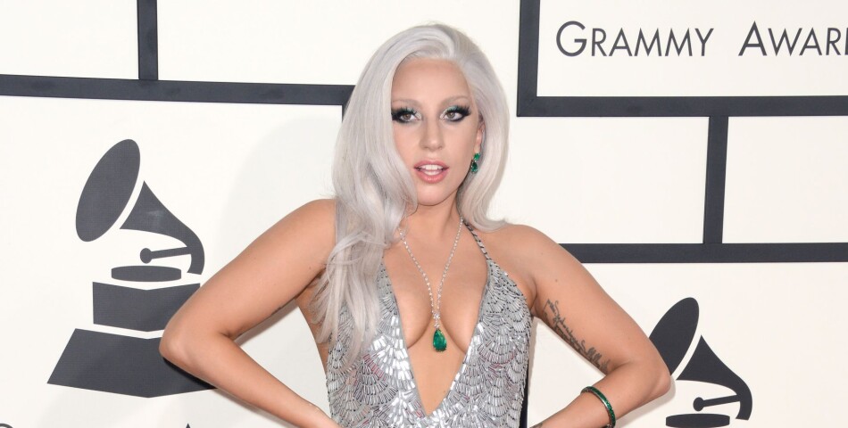  Lady Gaga sexy et décolletée aux Grammy Awards 2015 