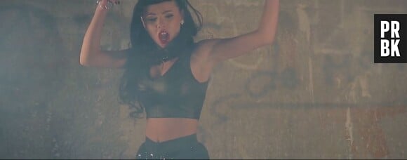 Niia Hall sexy dans son clip #Askiparait
