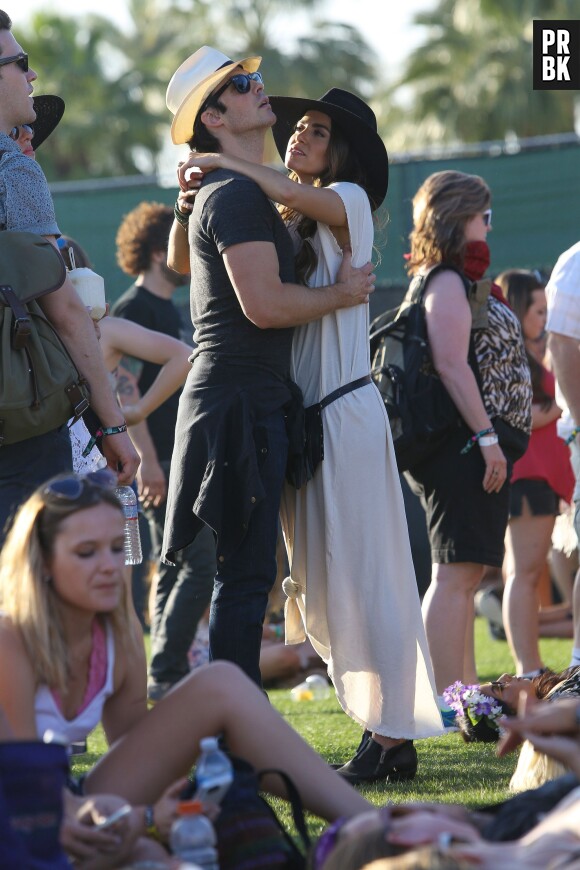 Ian Somerhalder et Nikki Reed s'embrassent au festival Coachella, le 11 avril 2015