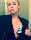Miley Cyrus montre ses seins sur Instagram