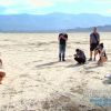 Kim Kardashian prend la pose nue dans le desert, dans un épisode de la télé-réalité Keeping Up With The Kardashians