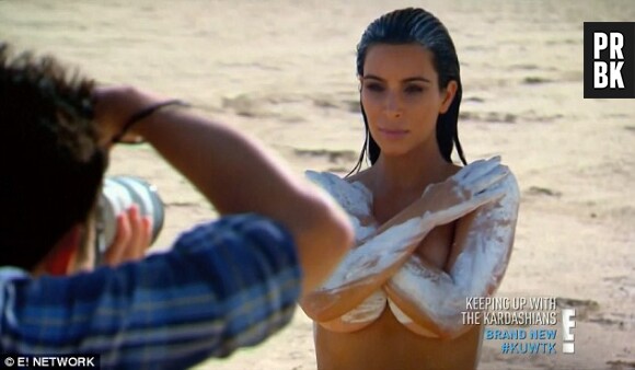 Kim Kardashian entièrement nue dans le desert dans un épisode de la télé-réalité Keeping Up With The Kardashians