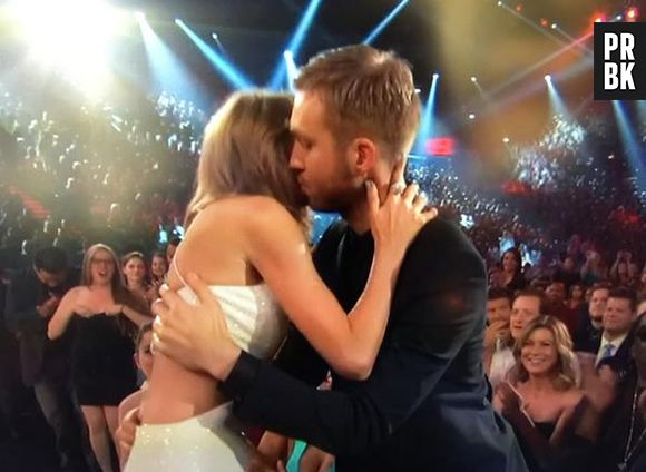 Taylor Swift et Calvin Harris officialisent leur couple aux Billboard Music Awards 2015, le 17 mai 2015 à Las Vegas