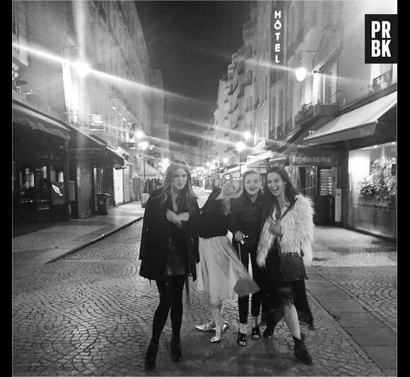 Candice Accola et ses amies à Paris en mai 2015
