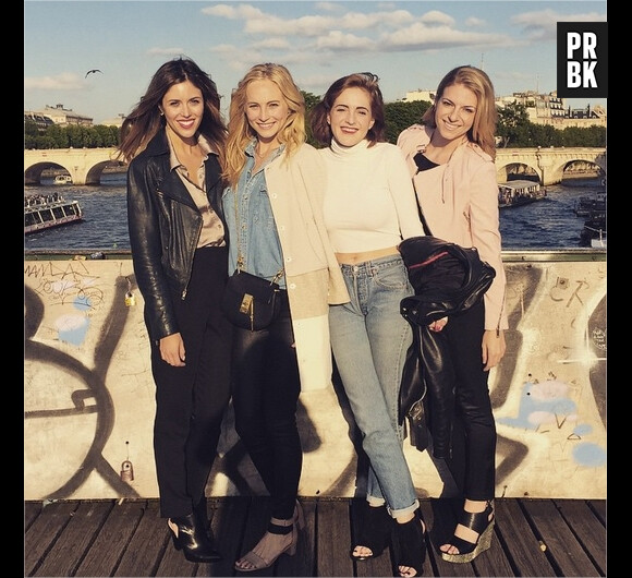 Candice Accola et Kayla Ewell à Paris avec leurs amies en mai 2015