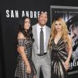 Dwayne Johnson pose avec sa fille à l'avant-première de San Andreas le 26 mai 2015
