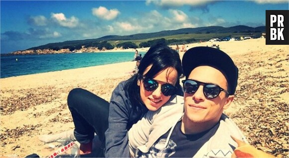 Alizée et Grégoire Lyonnet : photo romantique sur la plage