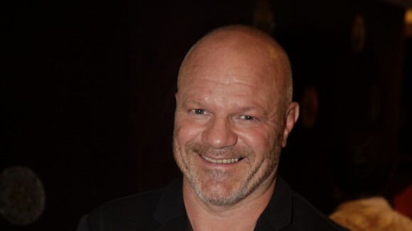 Philippe Etchebest et ses admiratrices : "J'aimerais qu'elles évitent de me faire la bise"