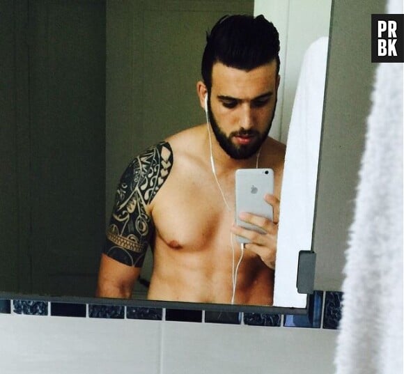 Aymeric Bonnery torse nu et sexy sur Instagram, le 24 juin 2015