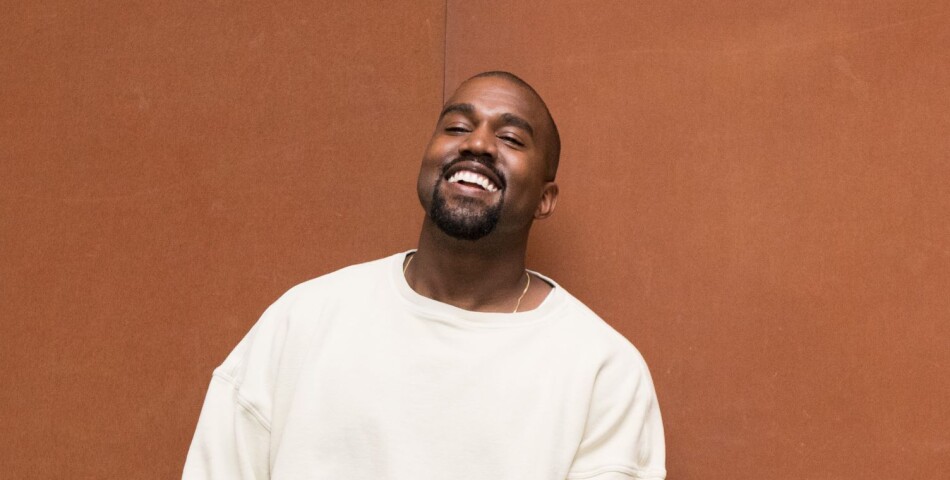 Kanye West souriant lors d&#039;une conférence organisée avec Steve McQueen au musée d&#039;Art Moderne de Los Angeles, le 24 juillet 2015