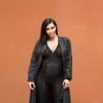 Kim Kardashian enceinte lors d'une conférence organisée avec Steve McQueen au musée d'Art Moderne de Los Angeles, le 24 juillet 2015