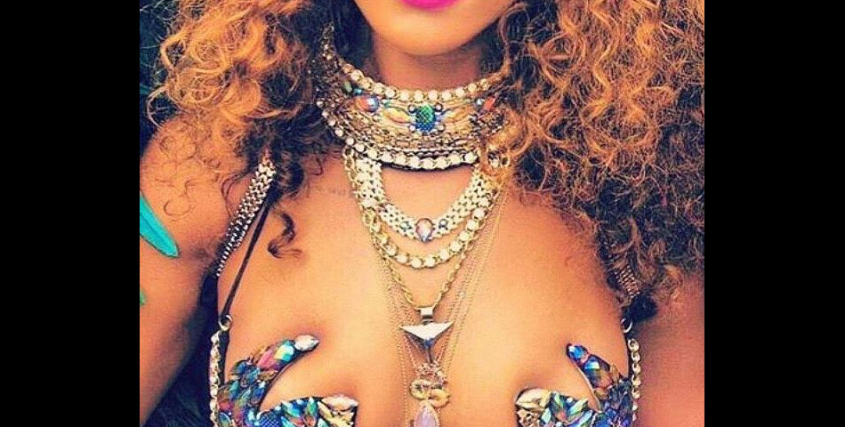  Rihanna s&#039;exhibe au carnaval de la Barbade 2015 