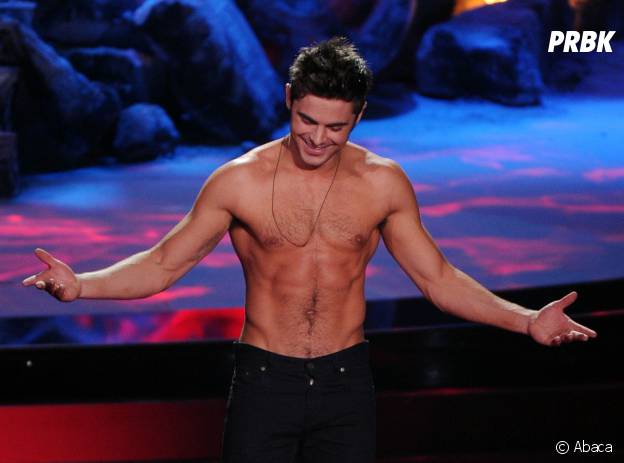 Zac Efron dans Alerte à Malibu : 10 photos qui prouvent que c'est une bonne idée