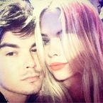 Ashley Benson et Tyler Blackburn en couple ? Plus proches que jamais, ils relancent les rumeurs