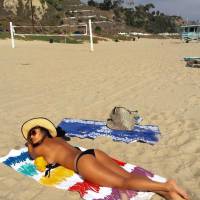 Nicole Scherzinger topless : séance bronzette ultra sexy pour l&#039;ex de Lewis Hamilton sur Instagram