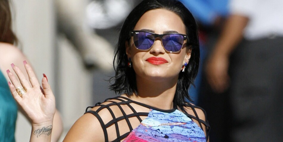 Demi Lovato sexy en bas résilles aux répétitions de son live pour le Jimmy Kimmel Live, le 31 août 2015