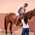 Sofiane (Les Ch'tis VS Les Marseillais) paniqué sur son cheval dans l'épisode 26 du 25 septembre 2015, sur NRJ 12