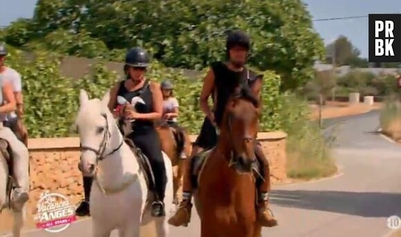 Eddy (Les Ch'tis VS Les Marseillais) ne maîtrise pas son cheval dans l'épisode 26 du 25 septembre 2015, sur NRJ 12