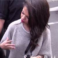 Selena Gomez : la vidéo de son face-à-face avec la fan qui lui a volé ses lunettes à Paris