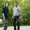 The Walking Dead saison 6, épisode 1 : Deanna (Tovah Feldshuh) et Rick (Andrew Lincoln) sur une photo