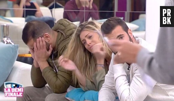 Secret Story 9 : les candidats émus par le départ de Coralie lors de la quotidienne du 6 novembre 2015, sur NT1