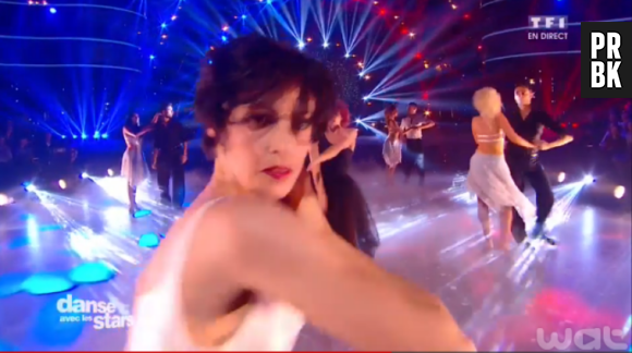 Danse avec les stars 6 : une danse hommage aux victimes des attentats sur Imagine de Jonh Lennon lors de l'ouverture du prime du 21 novembre 2015 sur TF1
