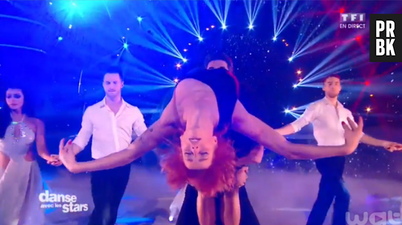 Danse avec les stars 6 : une danse hommage aux victimes des attentats sur Imagine de Jonh Lennon lors de l'ouverture du prime du 21 novembre 2015 sur TF1