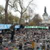 Des chaussures recouvrent la place de la République à Paris en marge de la COP21