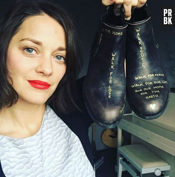 Des chaussures recouvrent la place de la République à Paris en marge de la COP21