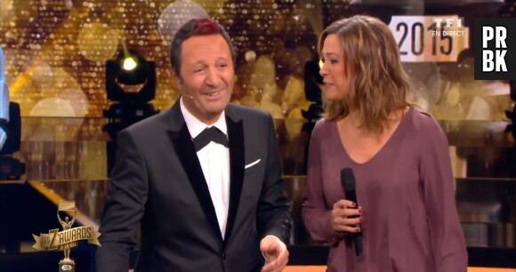 Cyril Hanouna et Rayane Bensetti teignent les cheveux d'Arthur en rouge durant les Z'Awards de la télé 2015