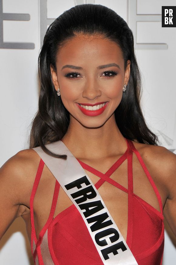 Flora Coquerel (Miss France) sexy pendant les répétitions de l'élection Miss Univers 2015