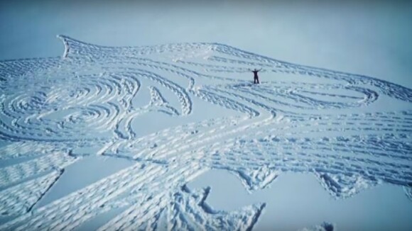 Game of Thrones : quand un artiste fait apparaître l'emblème des Stark... dans la neige