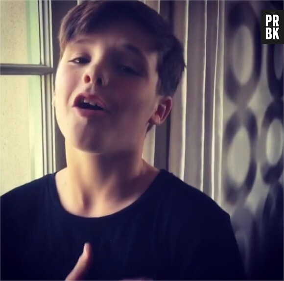 Cruz Beckham chante sur le compte Instagram de Victoria Beckham