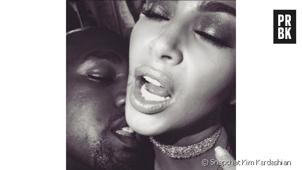 Kim Kardashian publie sur snapchat des photos et vidéos très hot et à moitié nue avec Kanye West le 23 avril 2016