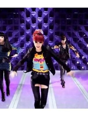 2NE1