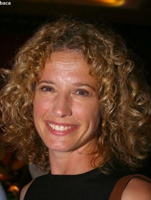 Nancy Travis