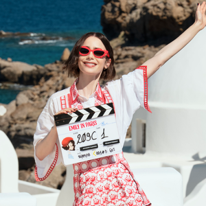 Lily Collins sur le tournage de la saison 6 d'Emily in Paris, la série prendra fin