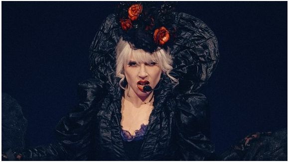 Lady Gaga chante un titre inédit en concert
