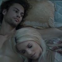 Britney Spears dévoile le clip de "Perfume"
