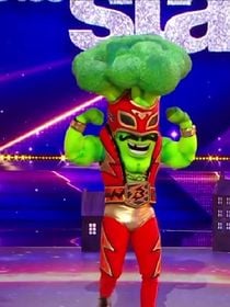 Mask Singer : qui est le Brocoli ? Il débarque dans DALS et lâche un indice, les fans sont persuadés de l'avoir reconnu ! "On l'a tous démasqué"
