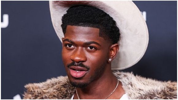 Lil Nas X sort du silence après son arrestation
