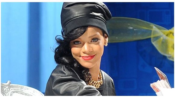 "Unapologetic", premier n°1 US de Rihanna