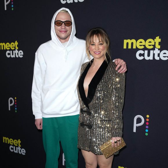 Pete Davidson et Kaley Cuoco - Première du film "Meet Cute" à New York, le 20 septembre 2022.