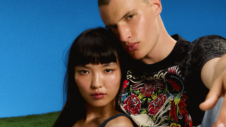 Tatouages ​​et nostalgie : la collection Bershka avec Ed Hardy qui nous replonge dans les années 2000