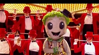 Mask Singer 2026 : voici le chanteur très populaire aux plus de 5 millions d'albums vendus qui se cachait sous le costume du Caillou