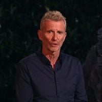 Un ancien aventurier de la saison 1 de Koh-Lanta s’est éteint à 48 ans, Denis Brogniart réagit !